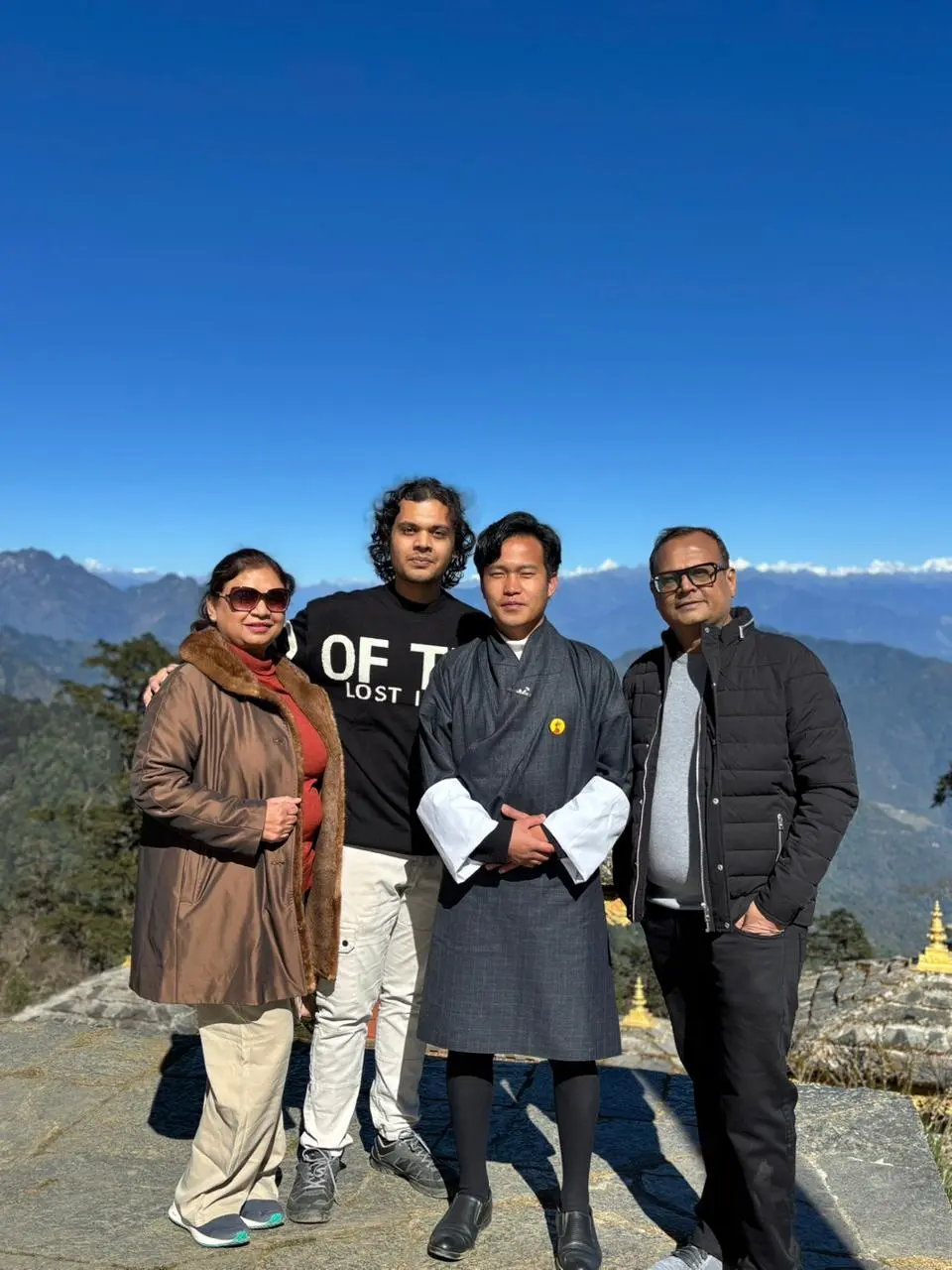 Family at Chele La Pass